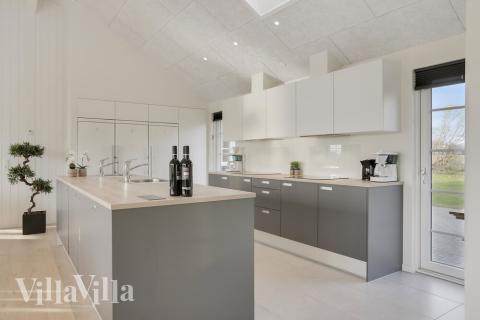 Köket i lyxstuga nr 415 är utrustat så att ni kan laga mat till 26 personer.