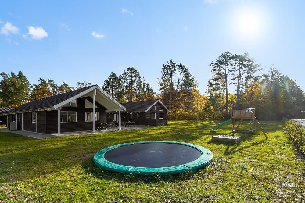 Den tjusiga sommarstugan nr 410 med gott om plats för upp till 20 personer