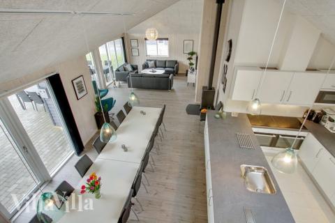 Köket i lyxstuga nr 409 är generöst inrett.