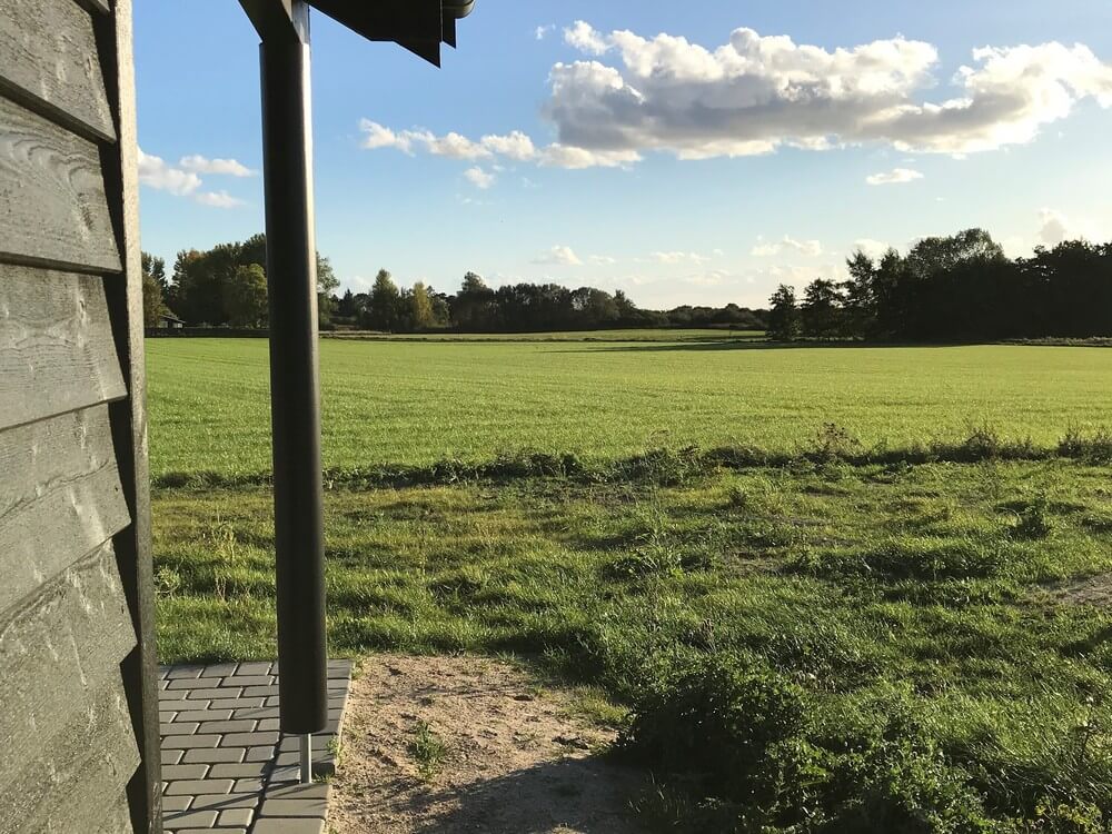 Den tjusiga sommarstugan nr 403 med gott om plats för upp till 24 personer