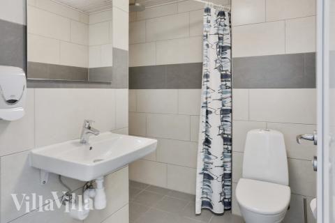 Ett av badrummen i lyxstuga nr 413