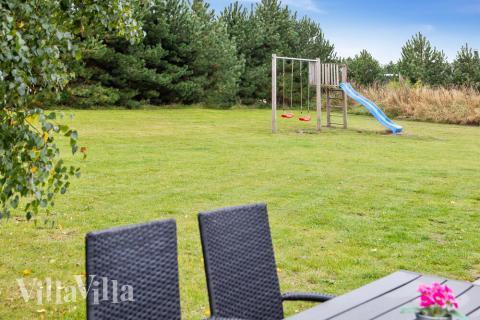 Förutom de många timmar som du kan tillbringa i stugans poolavdelning erbjuder lyxstuga 413 även många utomhusaktiviteter