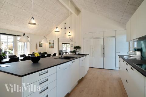 Köket i lyxstuga nr 412 är generöst inrett.