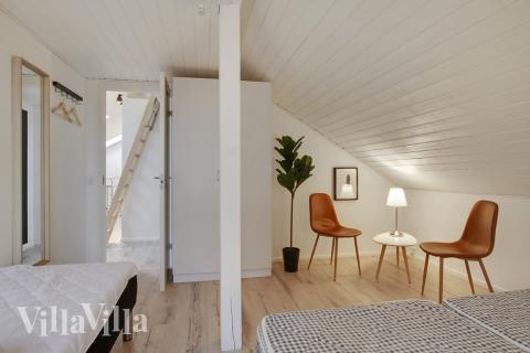 Ni kan sitta 28 personer tillsammans i vardagsrummet när ni besöker lyxhus nr 423 i Østjylland.