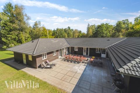 Den tjusiga sommarstugan nr 414 med gott om plats för upp till 22 personer