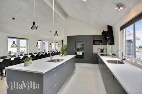 Köket i lyxstuga nr 430 är utrustat så att ni kan laga mat till 30 personer.