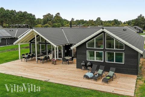 Den tjusiga sommarstugan nr 425 med gott om plats för upp till 16 personer