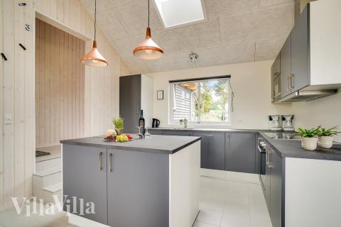 Köket i lyxstuga nr 426 är utrustat så att ni kan laga mat till 16 personer.