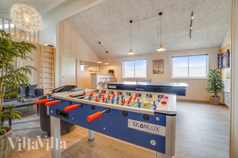 Aktivitetsrum i lyxstuga nr 426 med 6 sovrum och plats för 16 personer.