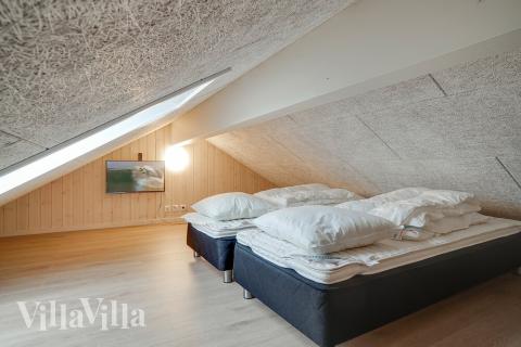 Några av de 10 sovplatserna finns på loftet i lyxstuga nr 723