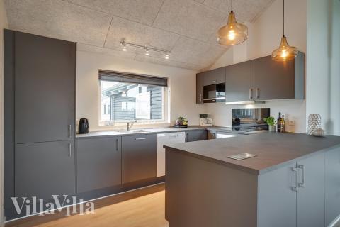 Köket i lyxstuga nr 723 är utrustat så att ni kan laga mat till 10 personer.