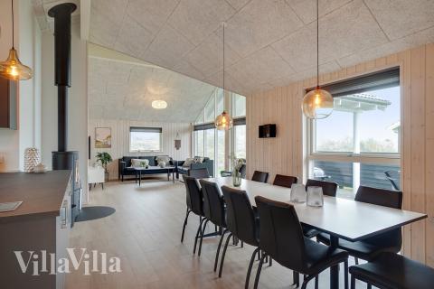 Ni kan sitta 10 personer tillsammans i vardagsrummet när ni besöker lyxhus nr 723 i Tyskland.