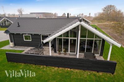 Den behagliga spastugan nr 723 med plats för 10 personer ligger i Tyskland