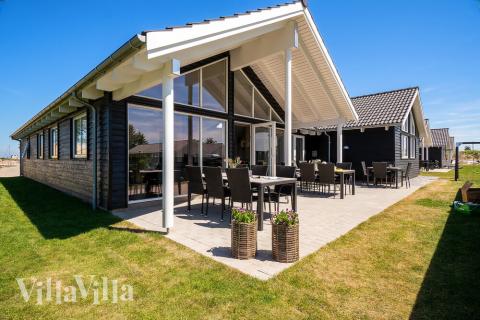 Njut av en grillkväll på terrassen i lyxstuga nr 716 i Tyskland