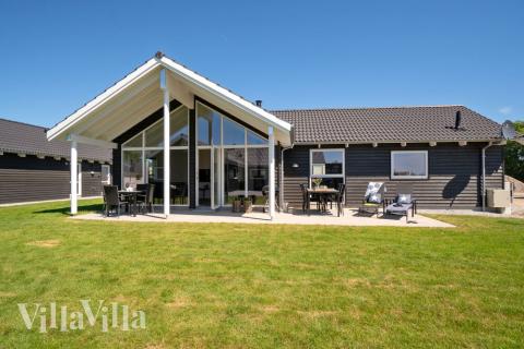 Njut av en grillkväll på terrassen i lyxstuga nr 718 i Tyskland