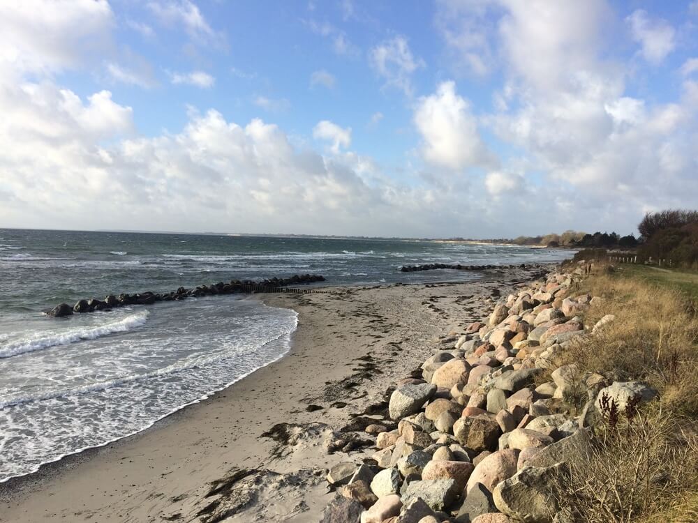 Stranden i närheten av lyxhus 427.