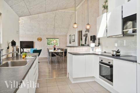 Köket i lyxstuga nr 427 är utrustat så att ni kan laga mat till 14 personer.