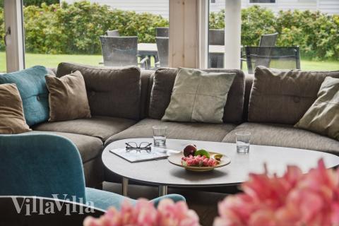 Soffhörnan i lyxstuga 427 i Lolland/Falster/Møn.