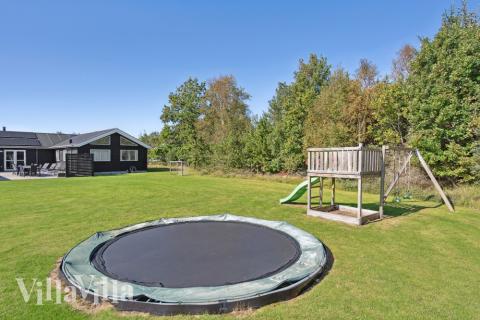 Förutom de många timmar som du kan tillbringa i stugans poolavdelning erbjuder lyxstuga 439 även många utomhusaktiviteter