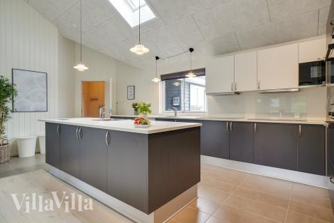 Köket i lyxstuga nr 429 är utrustat så att ni kan laga mat till 30 personer.