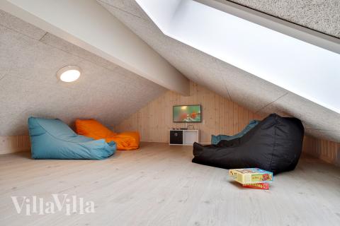 Det stora loftet i lyxstuga nr 429 för 30 personer