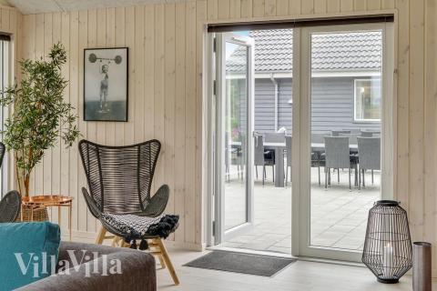 Tävla i sommarhusets aktivitetsrum när ni besöker lyxhus nr 429 i Limfjorden.