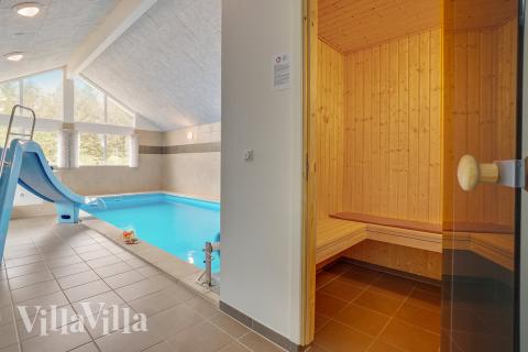 Njut av bastuvärmen i lyxstuga nr 429 för 30 personer