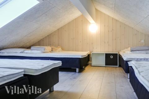 Några av de 30 sovplatserna finns på loftet i lyxstuga nr 428