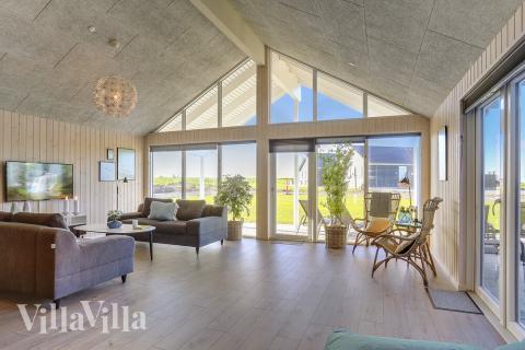 Aktivitetsrum i lyxstuga nr 428 med 12 sovrum och plats för 30 personer.