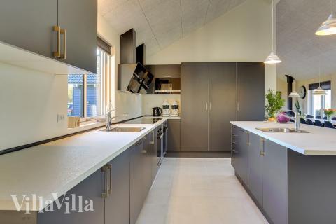 Köket i lyxstuga nr 428 är utrustat så att ni kan laga mat till 30 personer.