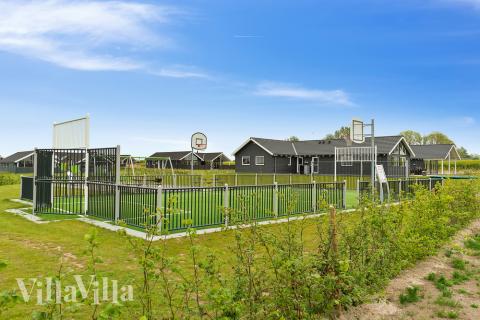 Förutom de många timmar som du kan tillbringa i stugans poolavdelning erbjuder lyxstuga 428 även många utomhusaktiviteter