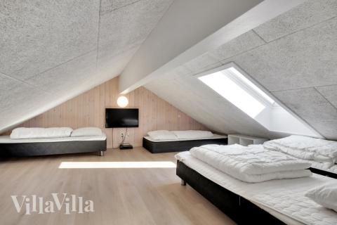 Några av de 30 sovplatserna finns på loftet i lyxstuga nr 436