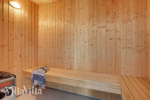 Njut av bastuvärmen i lyxstuga nr 436 för 30 personer