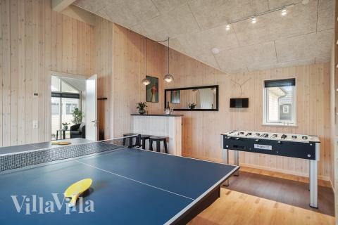 Lyxstuga 719 för 10 personer har ett stort aktivitetsrum med bl.a. biljard och dart