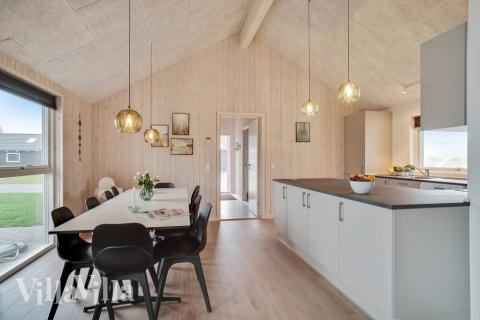 Köket i lyxstuga nr 719 är utrustat så att ni kan laga mat till 10 personer.