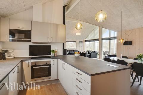 Köket i lyxstuga nr 719 är generöst inrett.