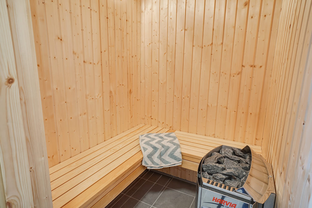 Njut av bastuvärmen i lyxstuga nr 719 för 10 personer