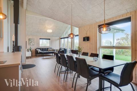 Ni kan sitta 10 personer tillsammans i vardagsrummet när ni besöker lyxhus nr 725 i Tyskland.