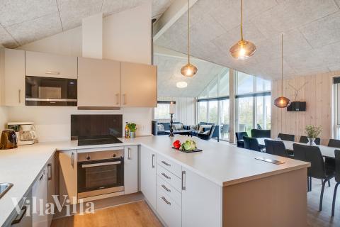 Köket i lyxstuga nr 725 är generöst inrett.