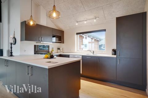 Köket i lyxstuga nr 724 är generöst inrett.