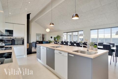 Välinrett kök i lyxstuga nr 442 i Østjylland.