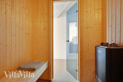 Njut av bastuvärmen i lyxstuga nr 442 för 26 personer