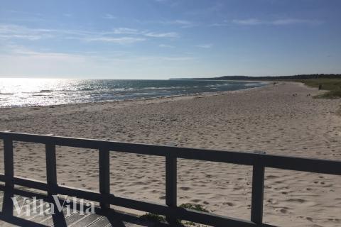Den vackra stranden i närheten av lyxhus 442 vid Østjylland.