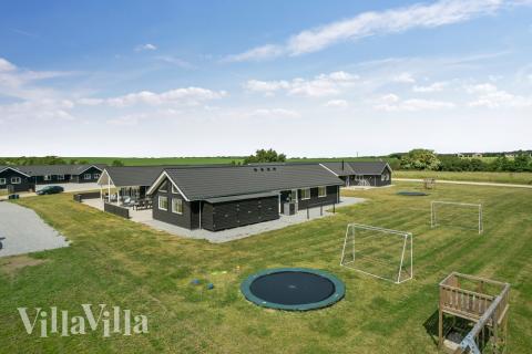 Den tjusiga sommarstugan nr 441 med gott om plats för upp till 26 personer