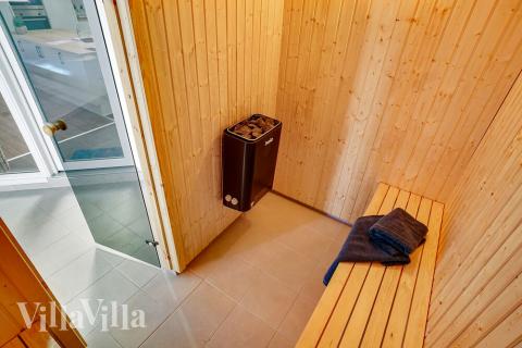 Njut av bastuvärmen i lyxstuga nr 446 för 30 personer