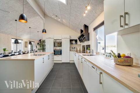 Köket i lyxstuga nr 446 är generöst inrett.