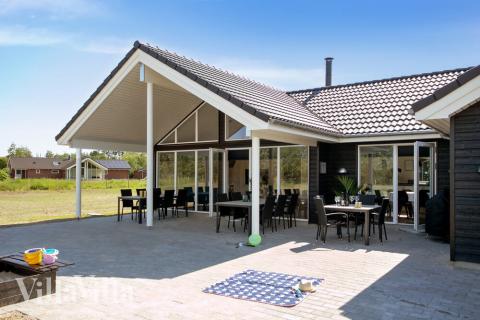 Den tjusiga sommarstugan nr 433 med gott om plats för upp till 16 personer