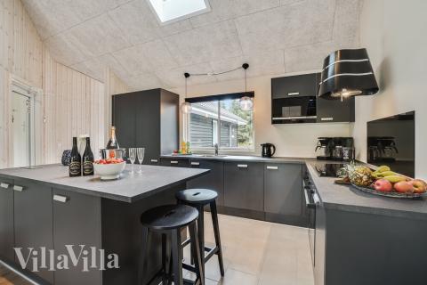 Köket i lyxstuga nr 434 är generöst inrett.