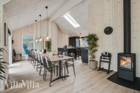 Ni kan sitta 20 personer tillsammans i vardagsrummet när ni besöker lyxhus nr 434 i Nordsjälland.