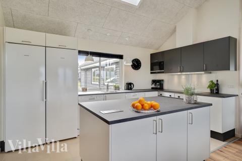 Köket i lyxstuga nr 437 är generöst inrett.